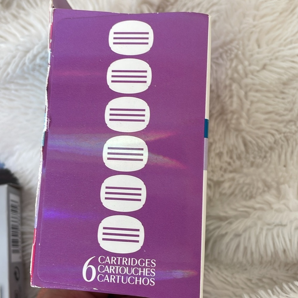 Gillette Venus Breeze Razor refills x 6 - Picture 2 of 2